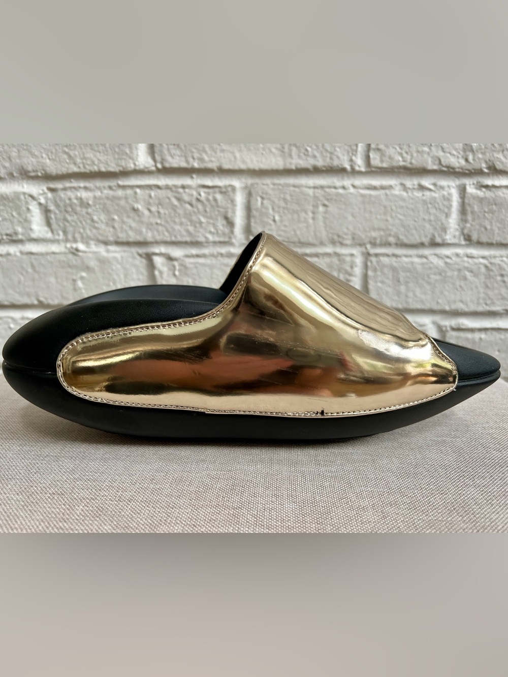AZALEA WANG BUGGY SLIDE Black Gold Rhinestone unique curved Flatform Rubber base - Picture 8 of 16
